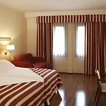Duran فندق 4*