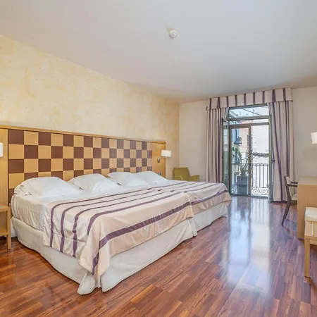 Hotel Duran 4*